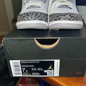 Jordan Retro 3's Racer Blue